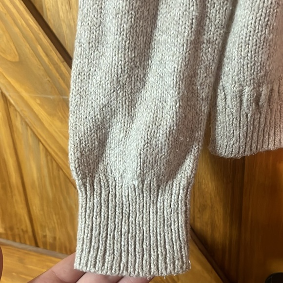 Hollister - Picture 4 of 6